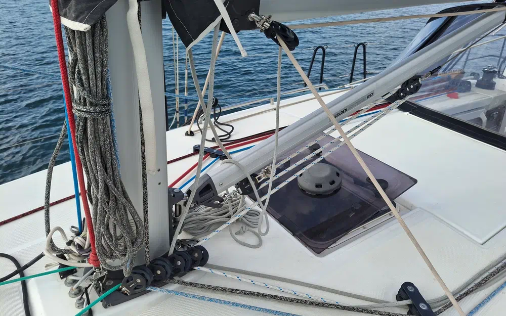 slider 23 Jeanneau Sun Odyssey 380