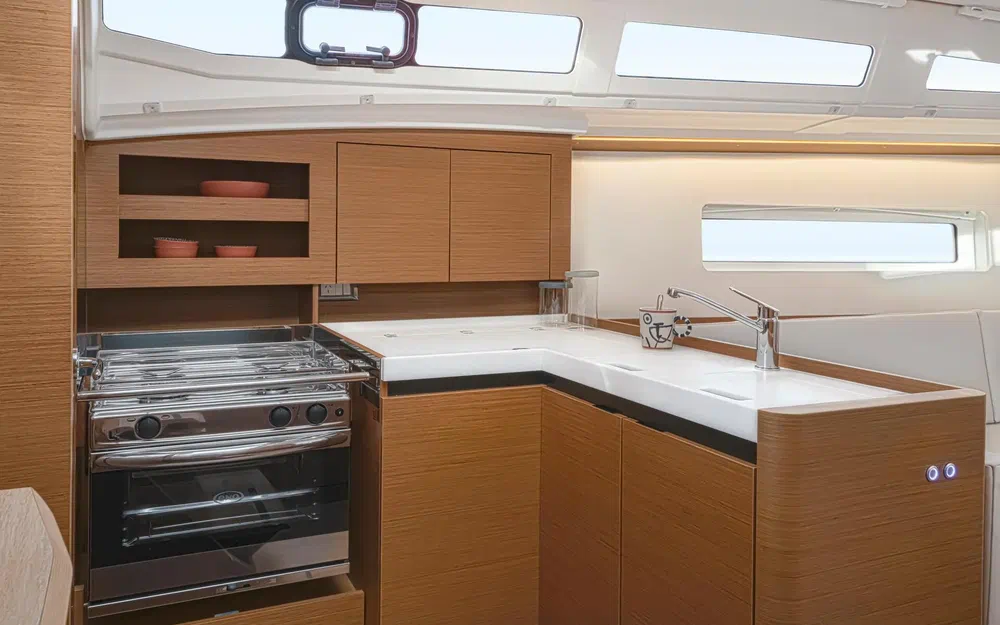 slider 1 Jeanneau Sun Odyssey 380