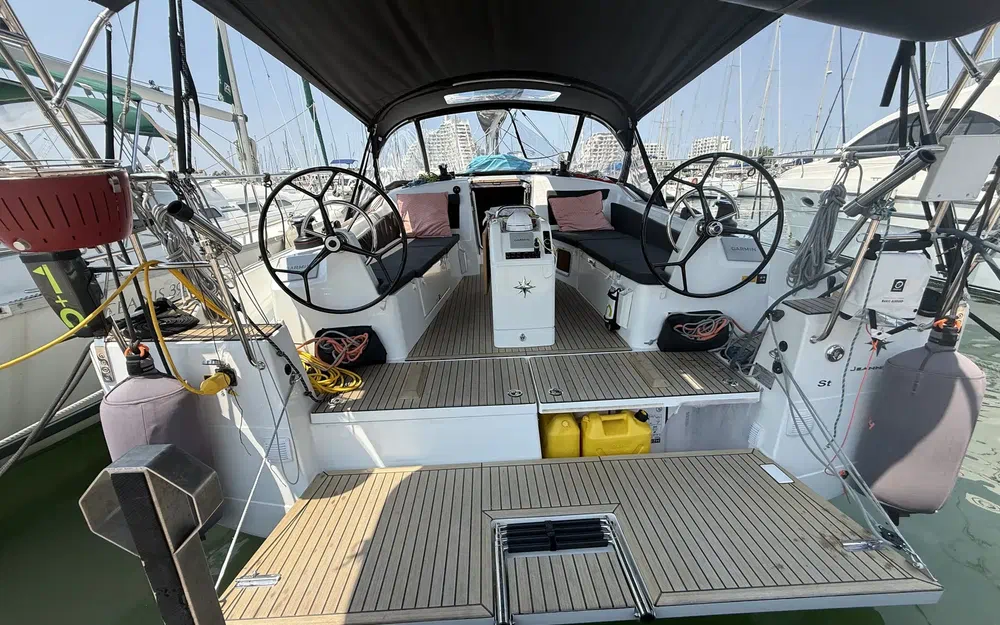 slider 11 Jeanneau Sun Odyssey 410