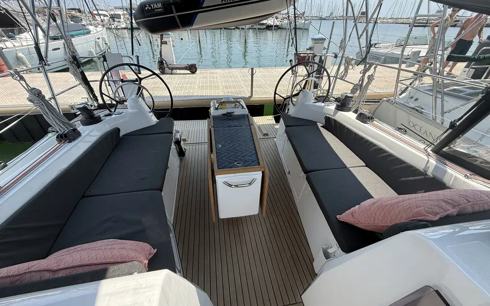 slider 12 Jeanneau Sun Odyssey 410