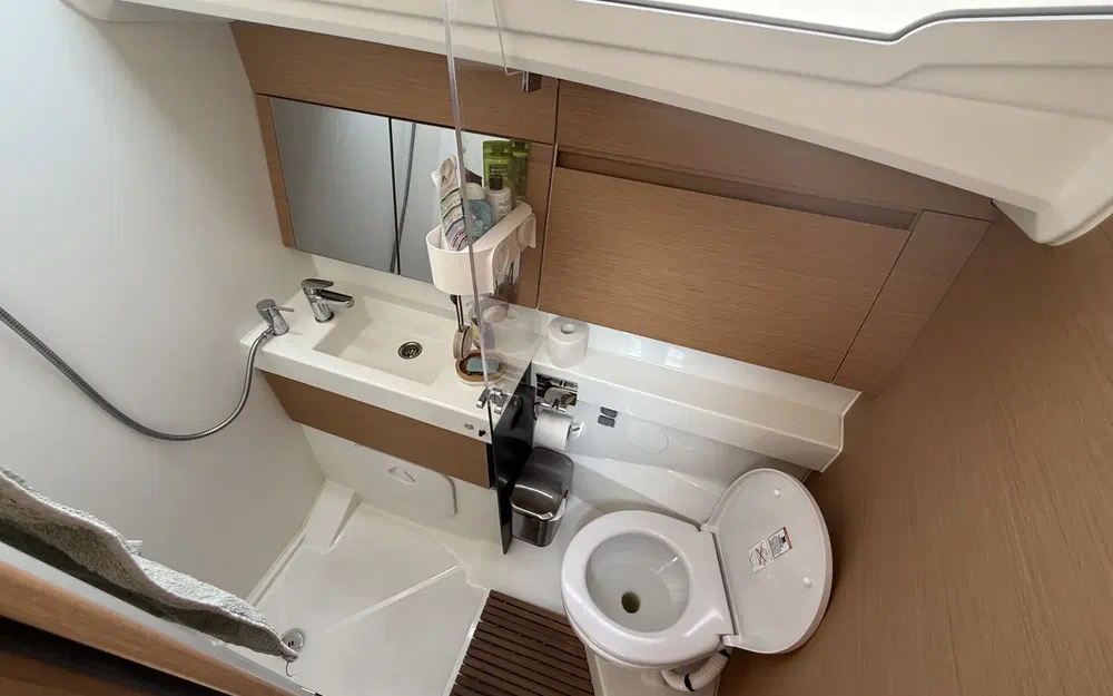 slider 35 Jeanneau Sun Odyssey 410