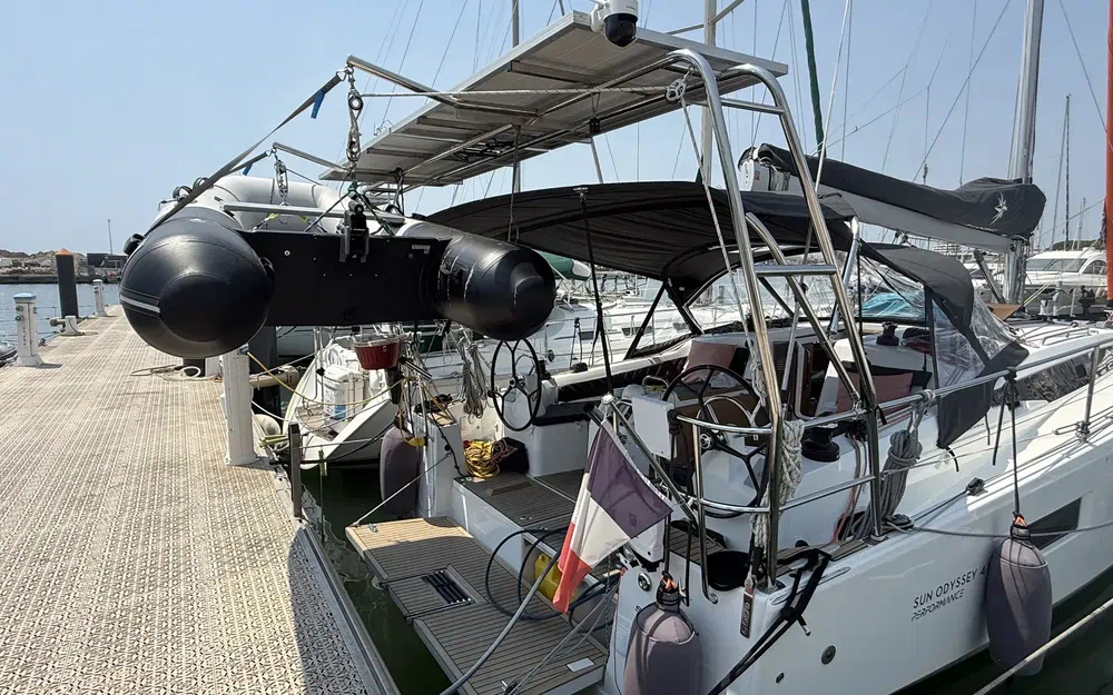 slider 7 Jeanneau Sun Odyssey 410