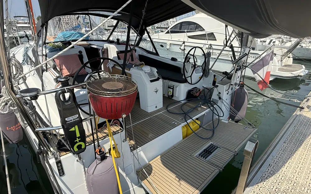 slider 8 Jeanneau Sun Odyssey 410