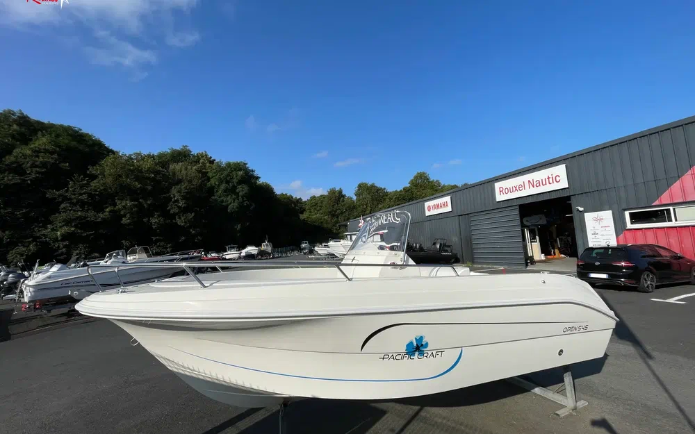 slider 1 Pacific Craft 545 Open