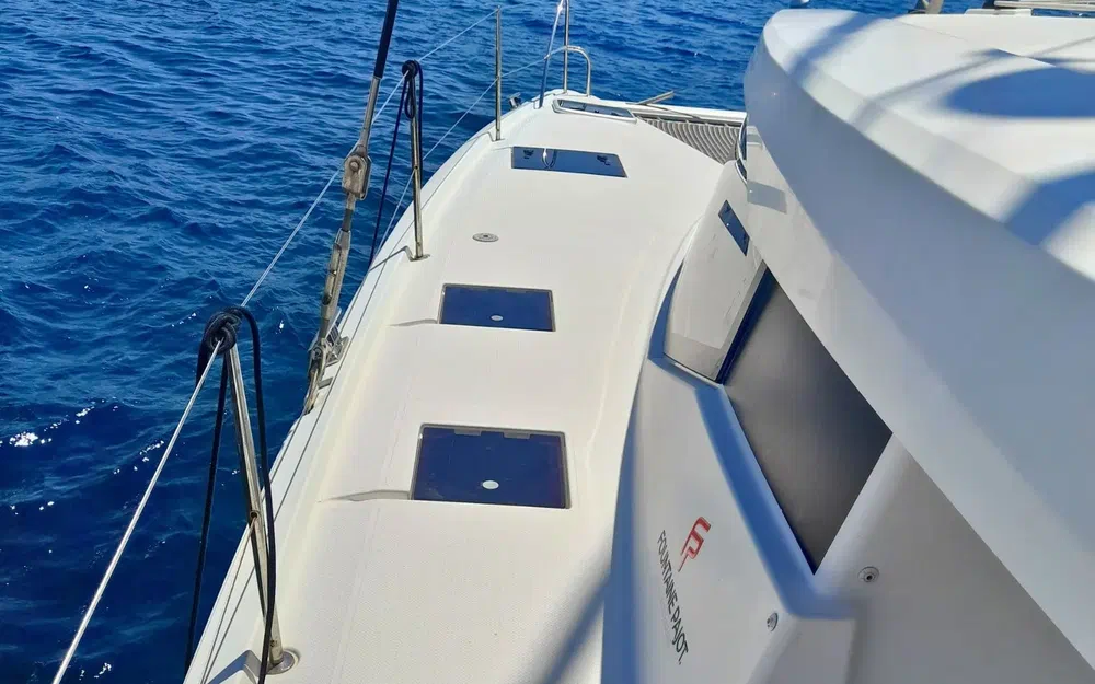 slider 3 Fountaine Pajot Lucia 40