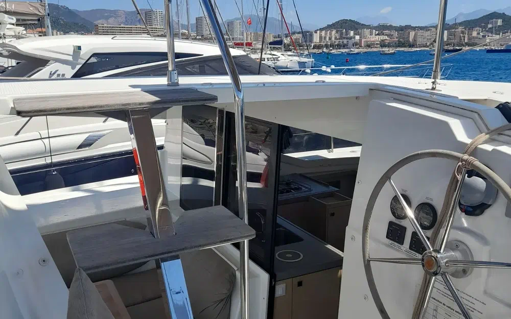 slider 4 Fountaine Pajot Lucia 40
