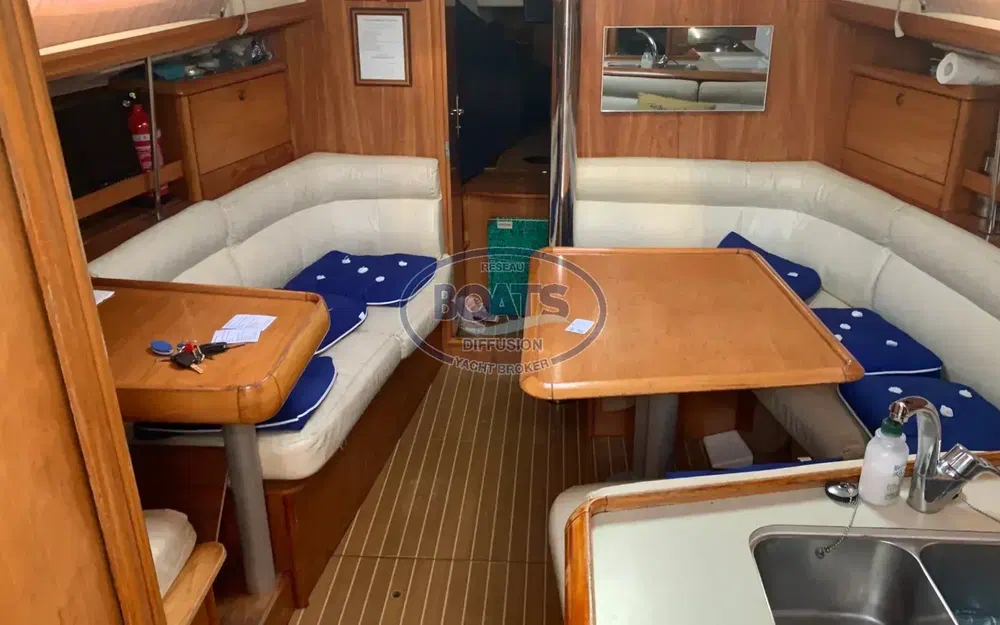 slider 6 Jeanneau Sun Odyssey 37