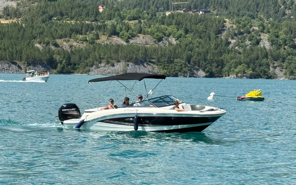 slider 1 Sea Ray 19 SPX
