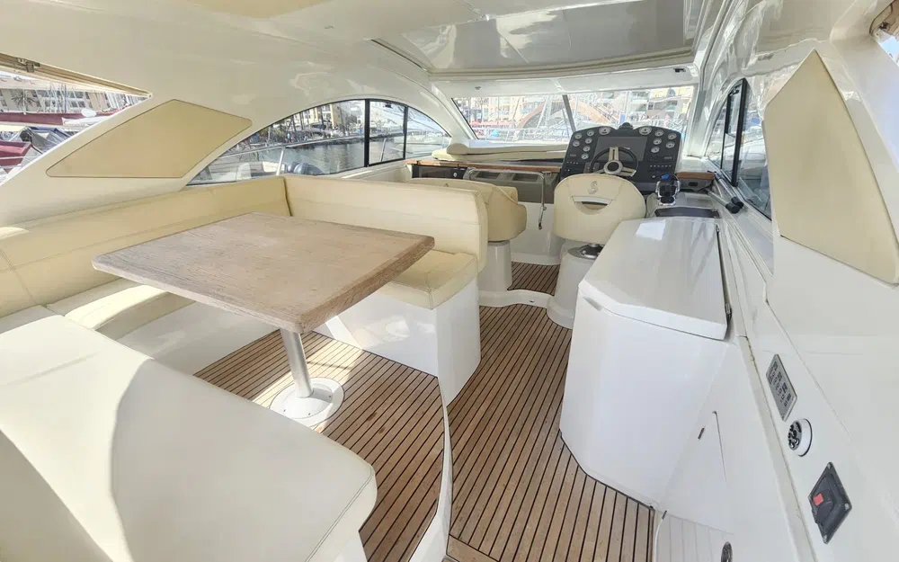 slider 13 Beneteau Flyer Gran Turismo 44