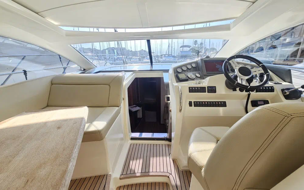 slider 14 Beneteau Flyer Gran Turismo 44