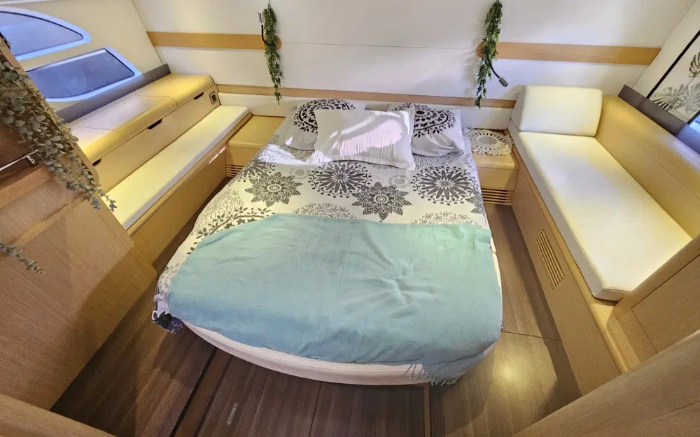 slider 26 Beneteau Flyer Gran Turismo 44