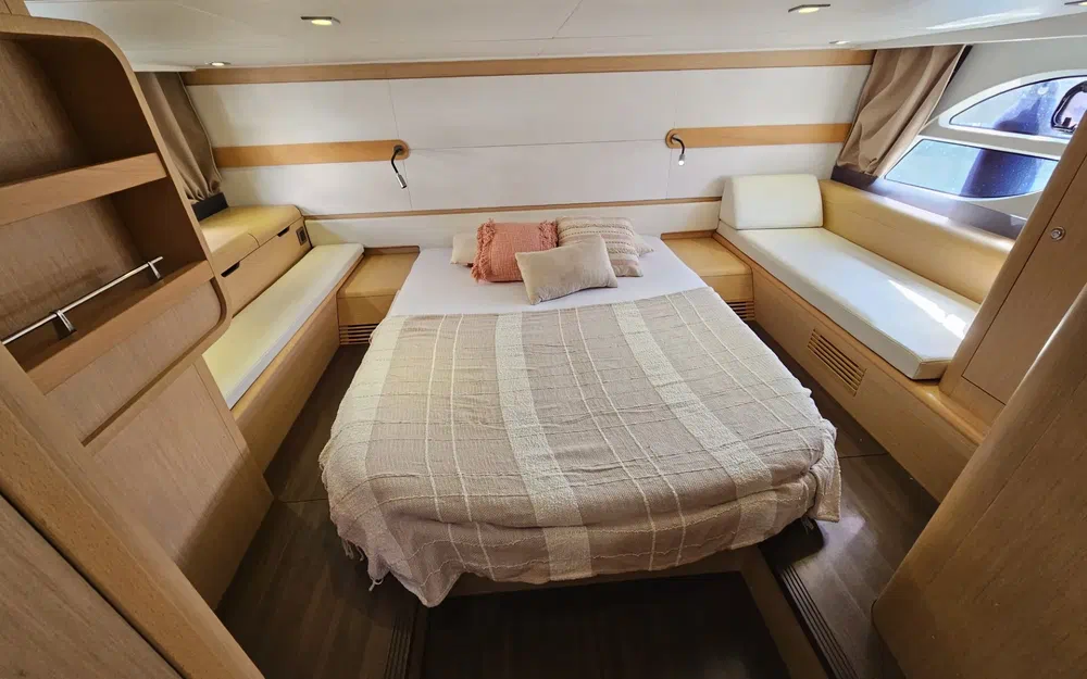 slider 28 Beneteau Flyer Gran Turismo 44
