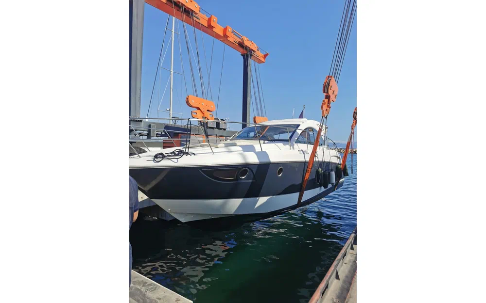 slider 29 Beneteau Flyer Gran Turismo 44