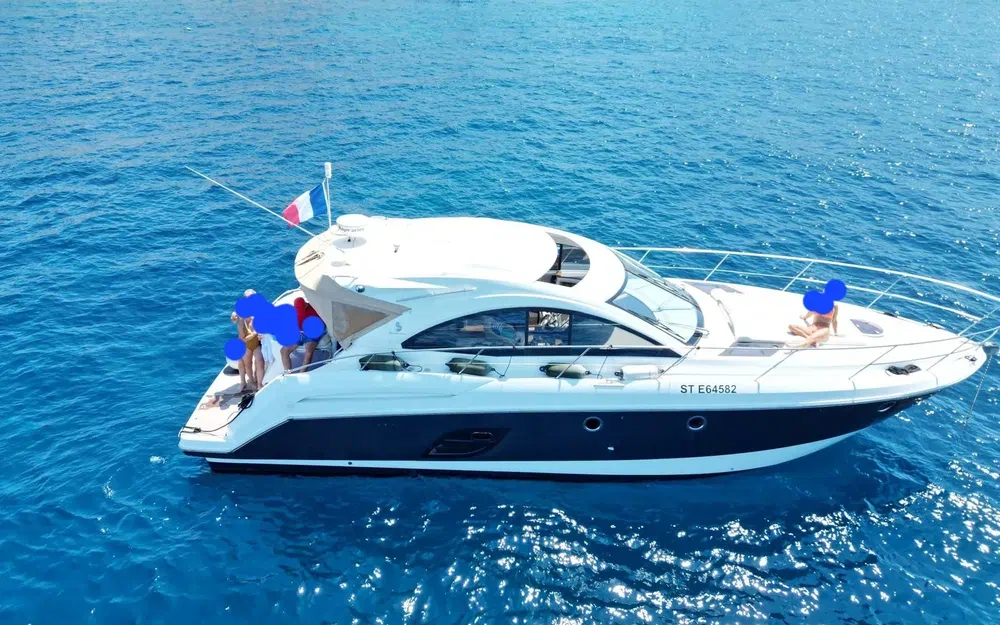 slider 5 Beneteau Flyer Gran Turismo 44