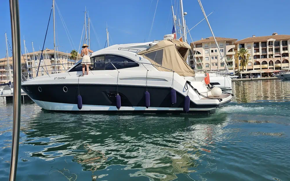 slider 6 Beneteau Flyer Gran Turismo 44