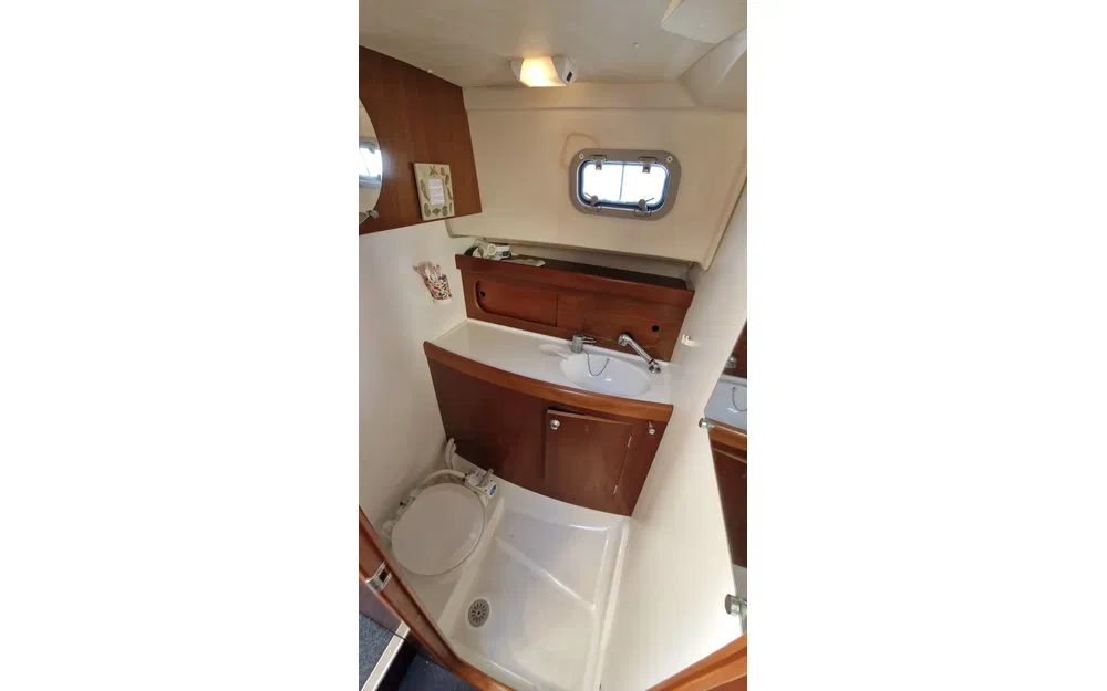 slider 12 Beneteau Antares Serie 9