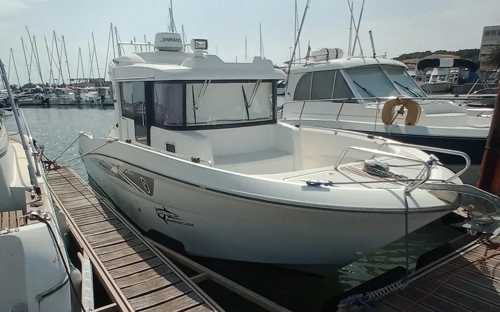slider 2 Beneteau Barracuda 9