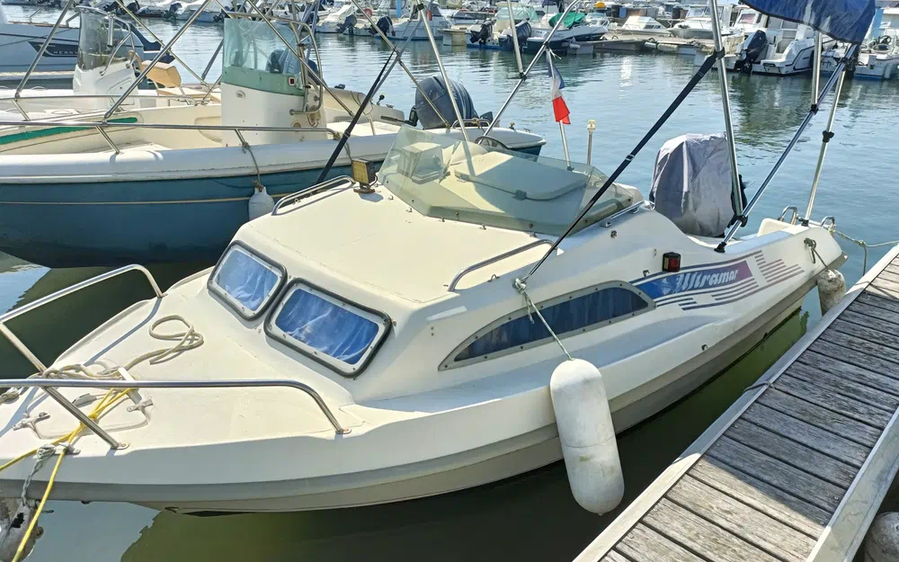 slider 15 Ultramar 450 Cabine
