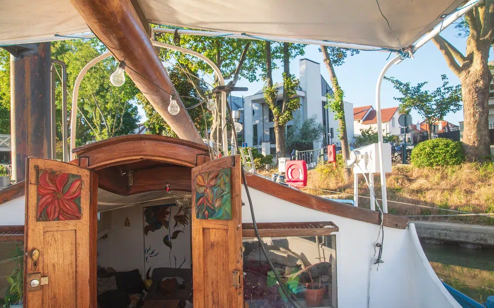 slider 0 Bateau Logement waalshokker 14,84m à vivre et naviguer