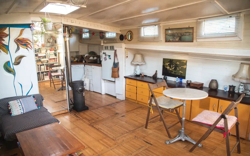 slider 2 Bateau Logement waalshokker 14,84m à vivre et naviguer