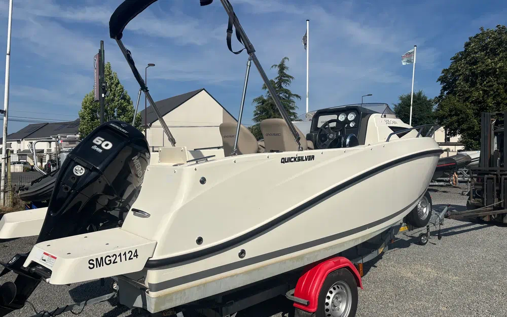 slider 8 Quicksilver Activ 505 Cabin