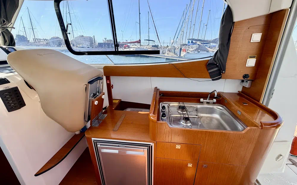 slider 22 Jeanneau Merry Fisher 8