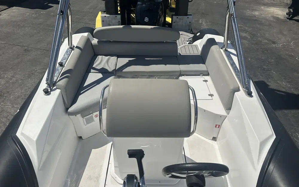 slider 8 MV Marine 25 GT