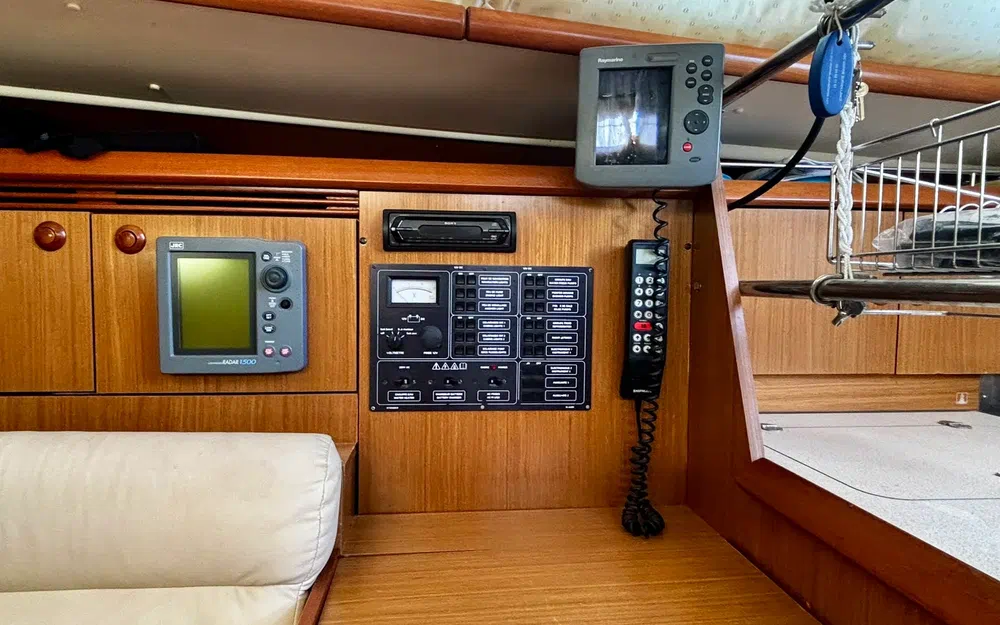 slider 23 Jeanneau Sun Odyssey 32 i