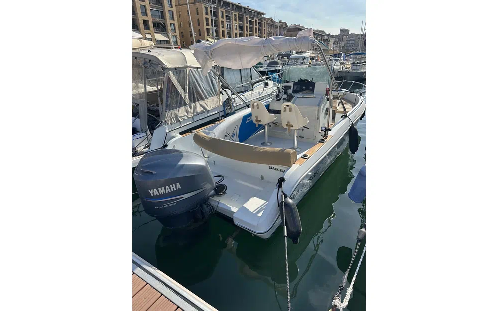 slider 6 Jeanneau Cap Camarat 675