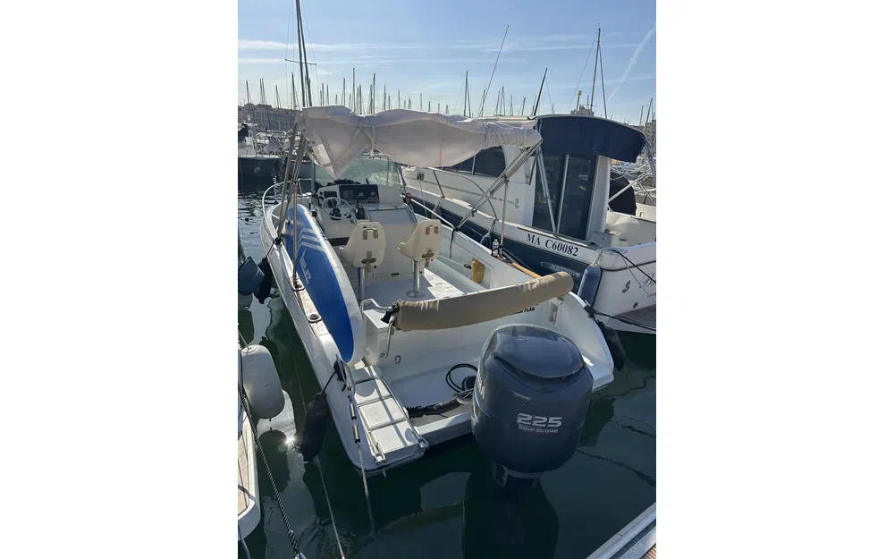 slider 7 Jeanneau Cap Camarat 675