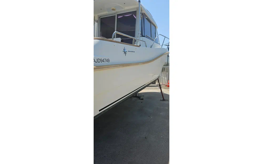 slider 2 Jeanneau Merry Fisher 725