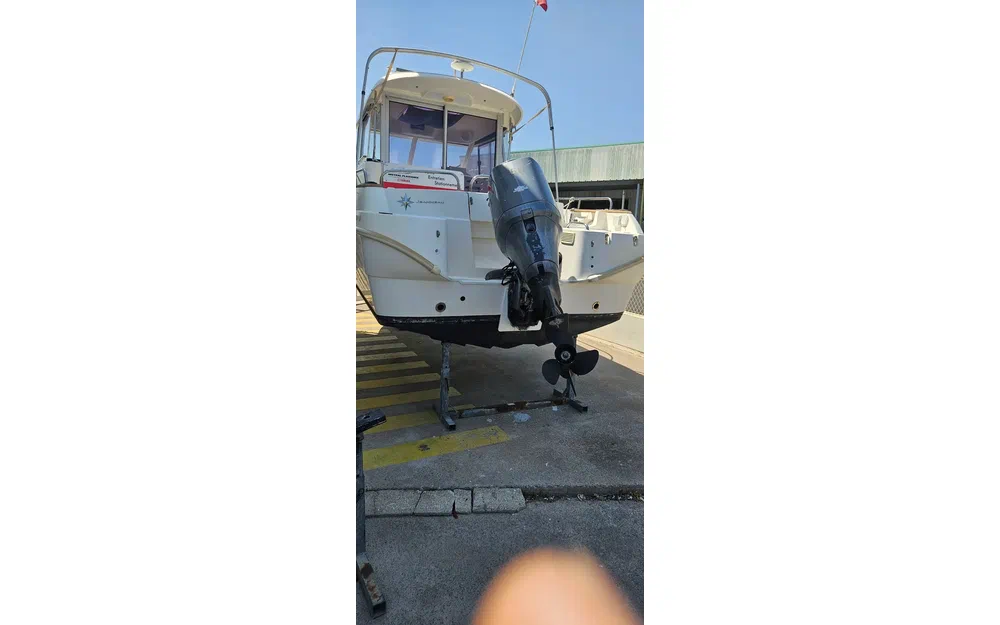 slider 3 Jeanneau Merry Fisher 725