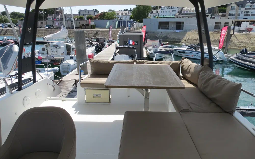 slider 9 Fountaine Pajot My 37