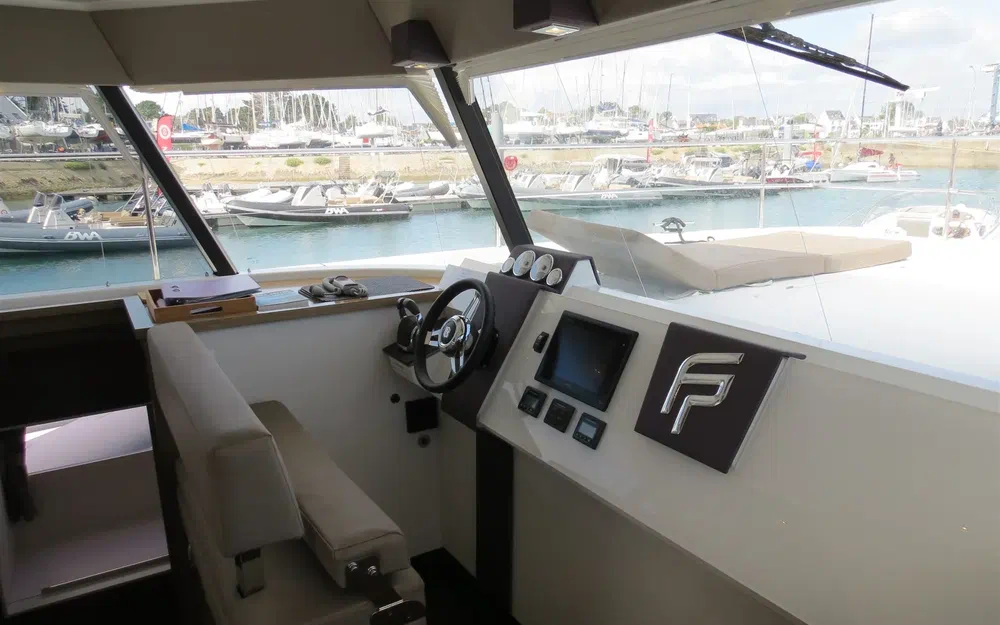 slider 16 Fountaine Pajot My 37 Maestro