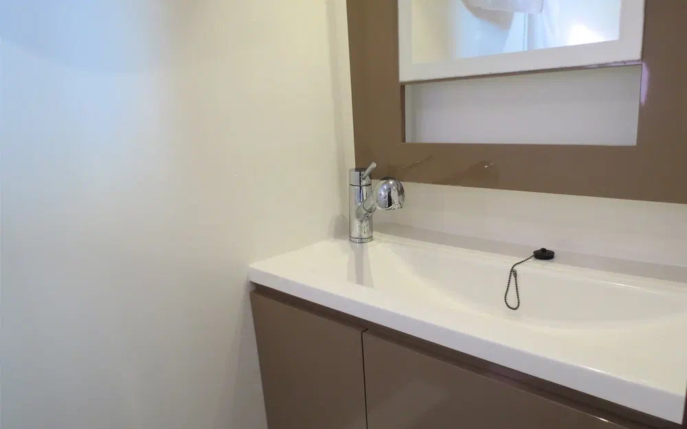 slider 17 Fountaine Pajot My 37