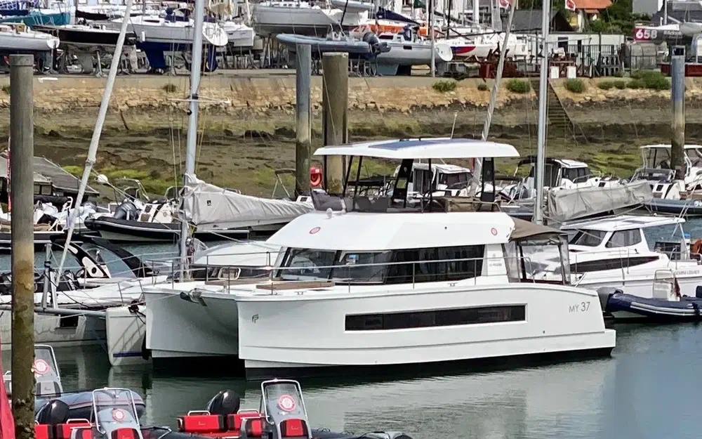 slider 1 Fountaine Pajot My 37 Maestro