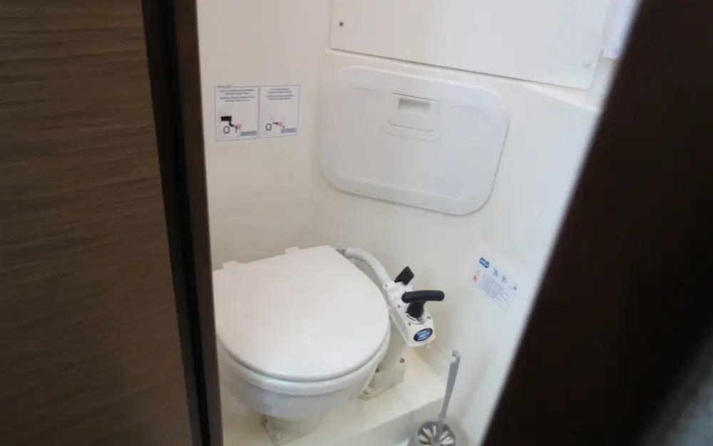 slider 19 Fountaine Pajot My 37