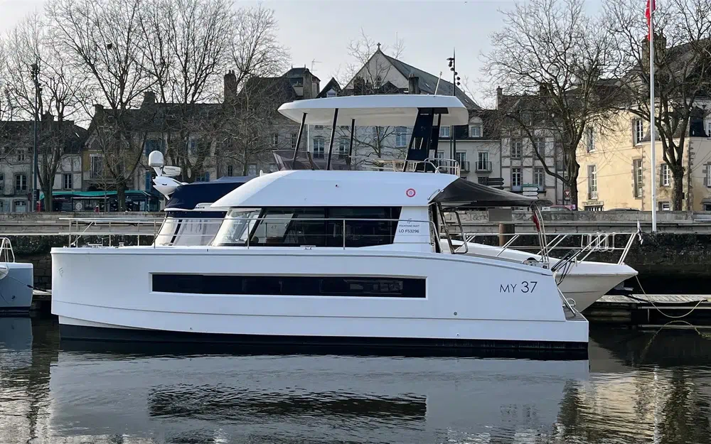 slider 4 Fountaine Pajot My 37 Maestro