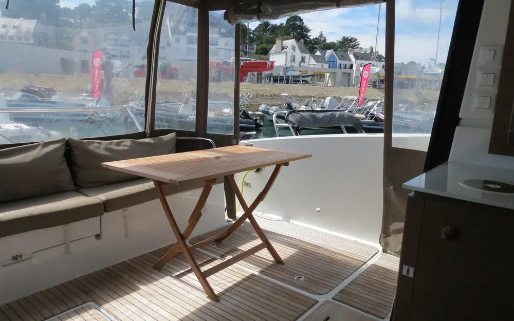 slider 7 Fountaine Pajot My 37