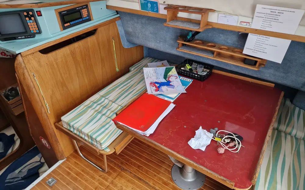 slider 8 Beneteau Antares 860