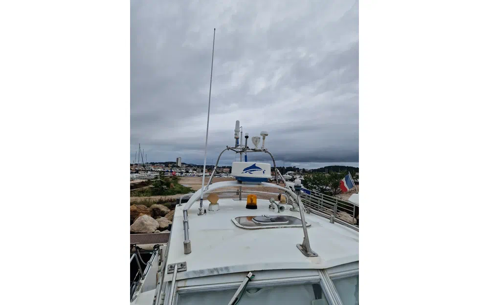 slider 23 Beneteau Antares 860