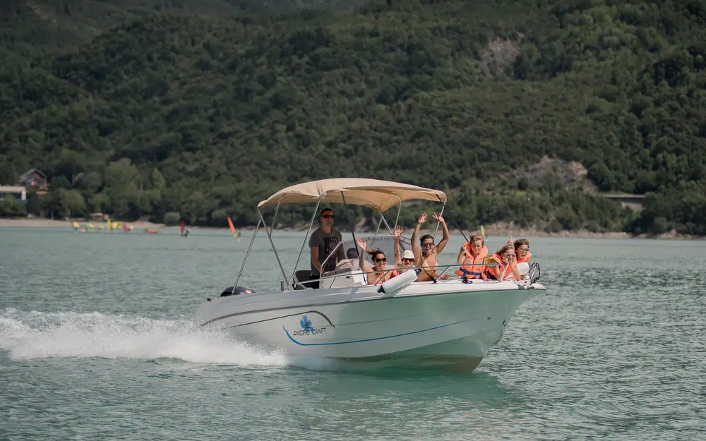 slider 4 Pacific Craft 670 Plaisance 200cv