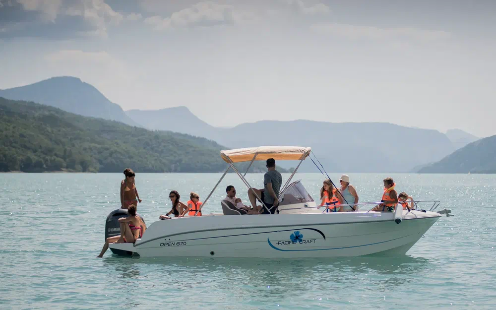 slider 5 Pacific Craft 670 Plaisance 200cv
