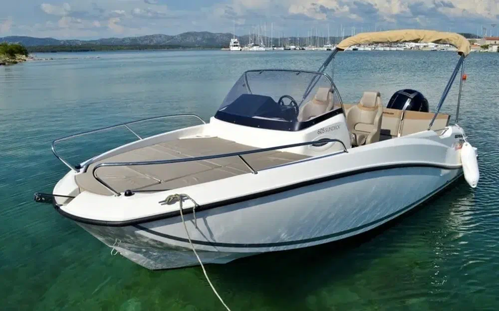 slider 2 Quicksilver 605 Sundeck