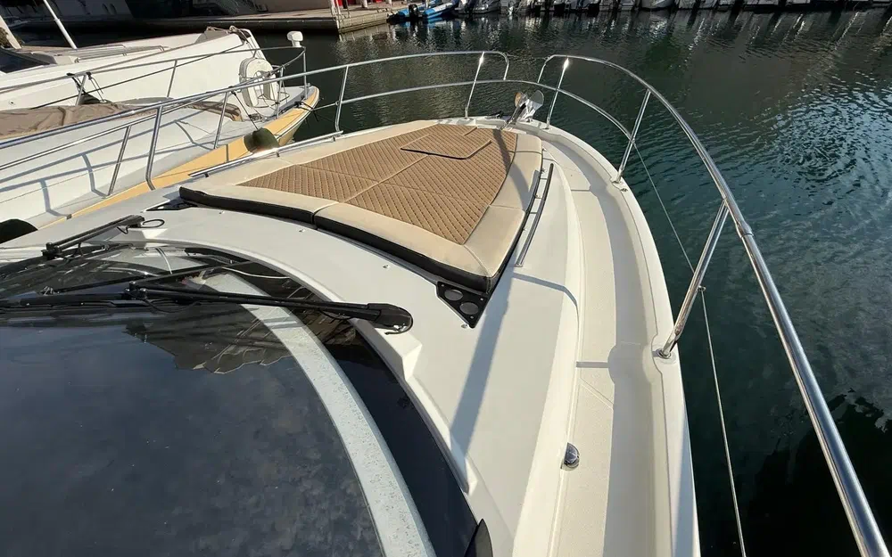 slider 18 Jeanneau Leader 36