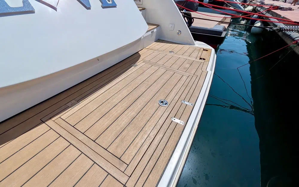 slider 12 Sessa Marine C43 Hard-Top