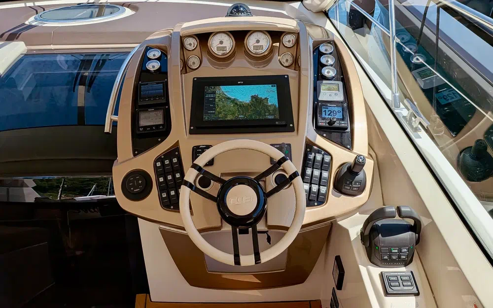 slider 7 Sessa Marine C43 Hard-Top
