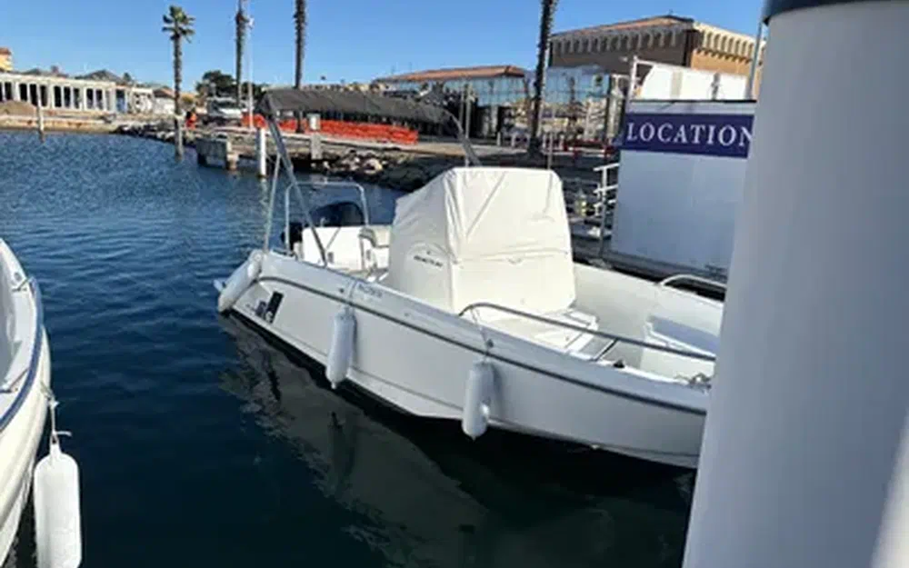 slider 0 Beneteau Flyer 6