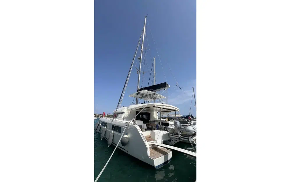 slider 3 Lagoon 50