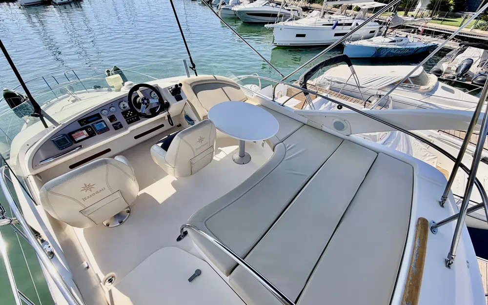 slider 8 Jeanneau Prestige 36